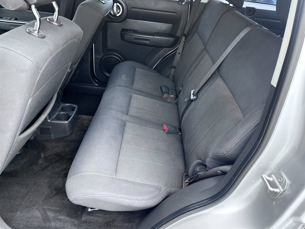 2011 Dodge Nitro SE - Photo 10